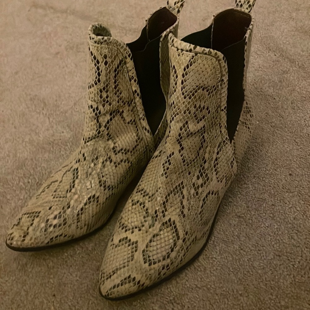 Snake skin boots in black and grey